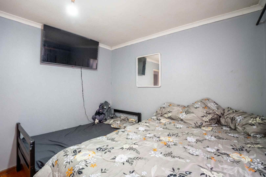 5 Bedroom Property for Sale in Electric City Western Cape